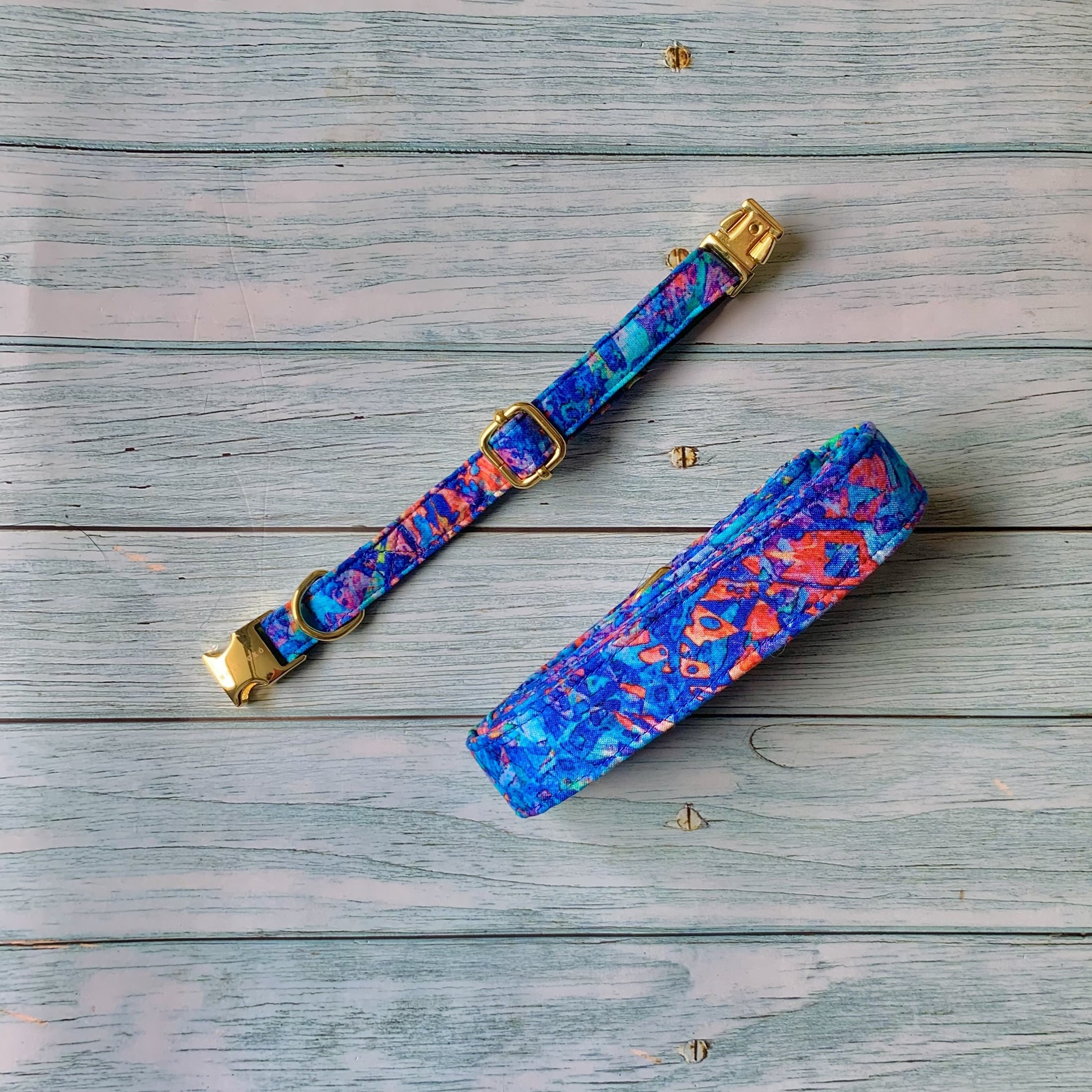 Conjunto Print Morado para perros y gatos Collar+Correa